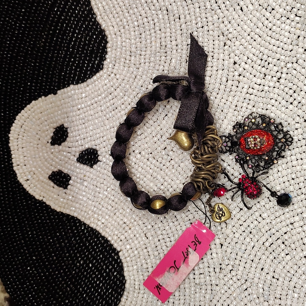 Betsey Johnson Dark Forest Gothic Red Cameo Skull Pendant Bracelet HTF Rare